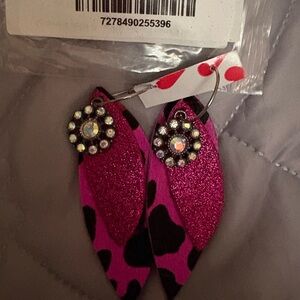 Hot Pink Glitter Leopard Leaf Drop Earrings - Unbranded